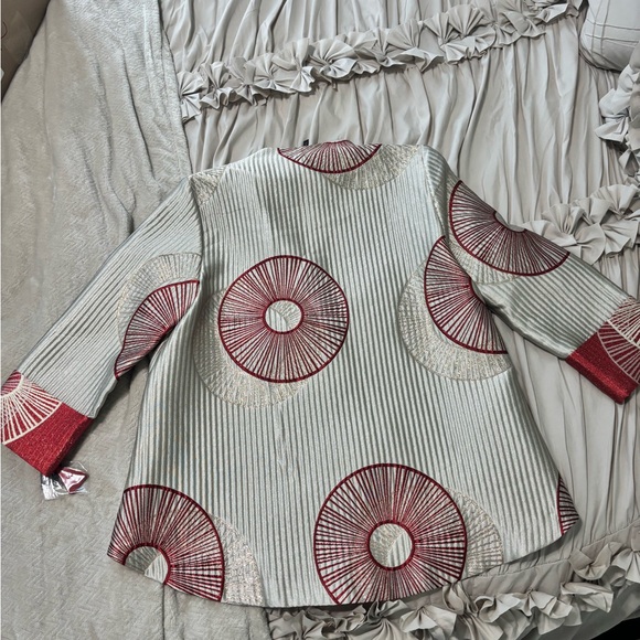 IC COLLECTION Red and White Patterned Blouse - Picture 10 of 10